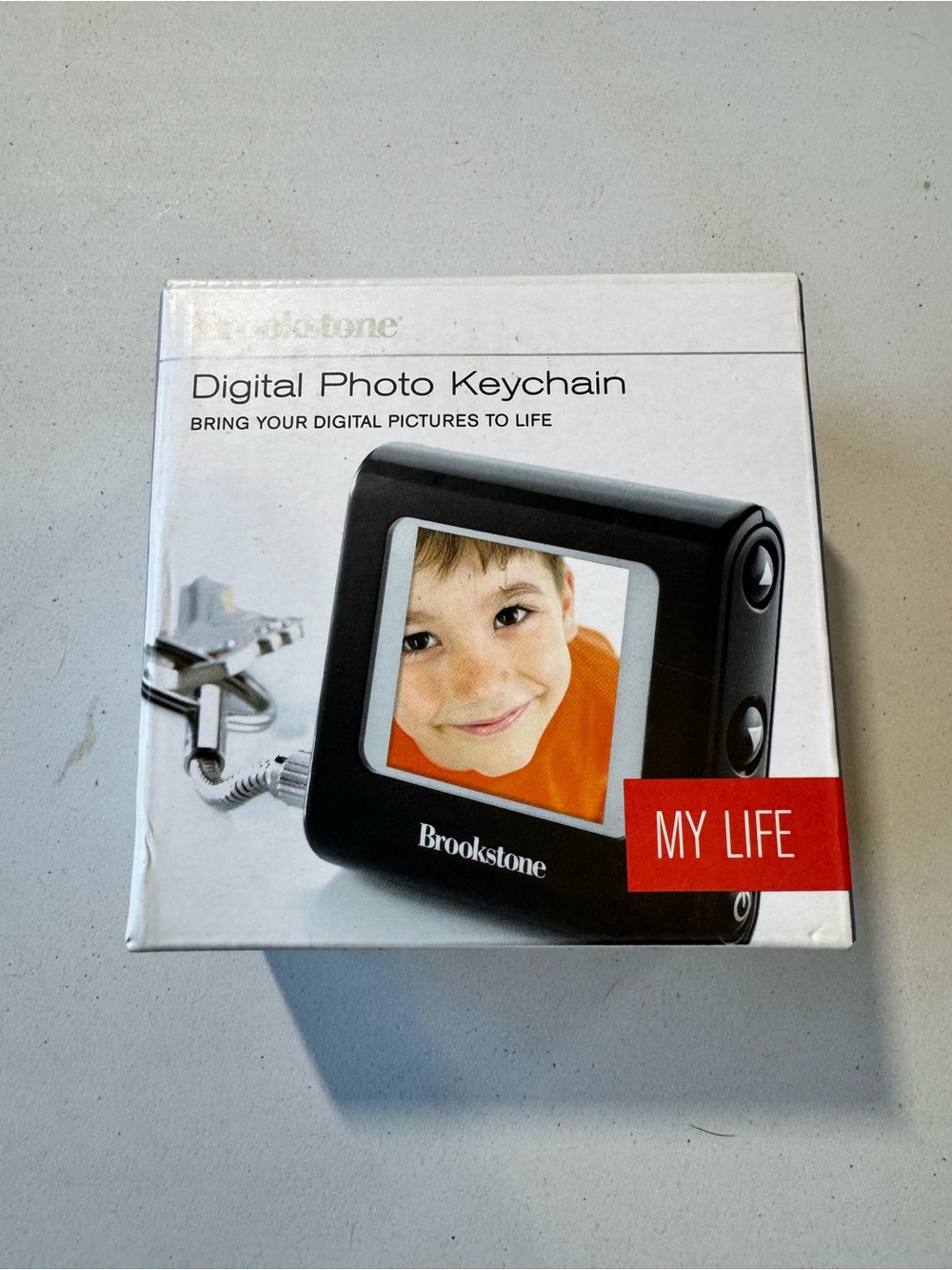 Brookstone Black Digital Photo Keychain with Color Display